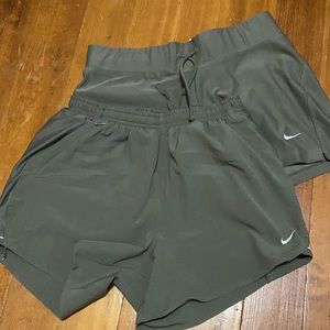 NIKE Women’s Grey XS Shorts Set of (2)